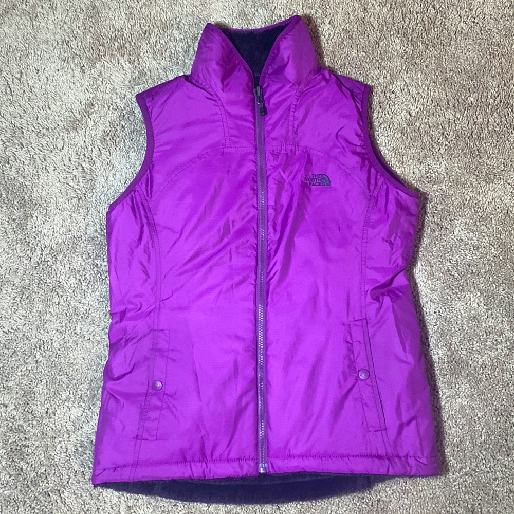 North Face Reversible Vest Burgundy Size M